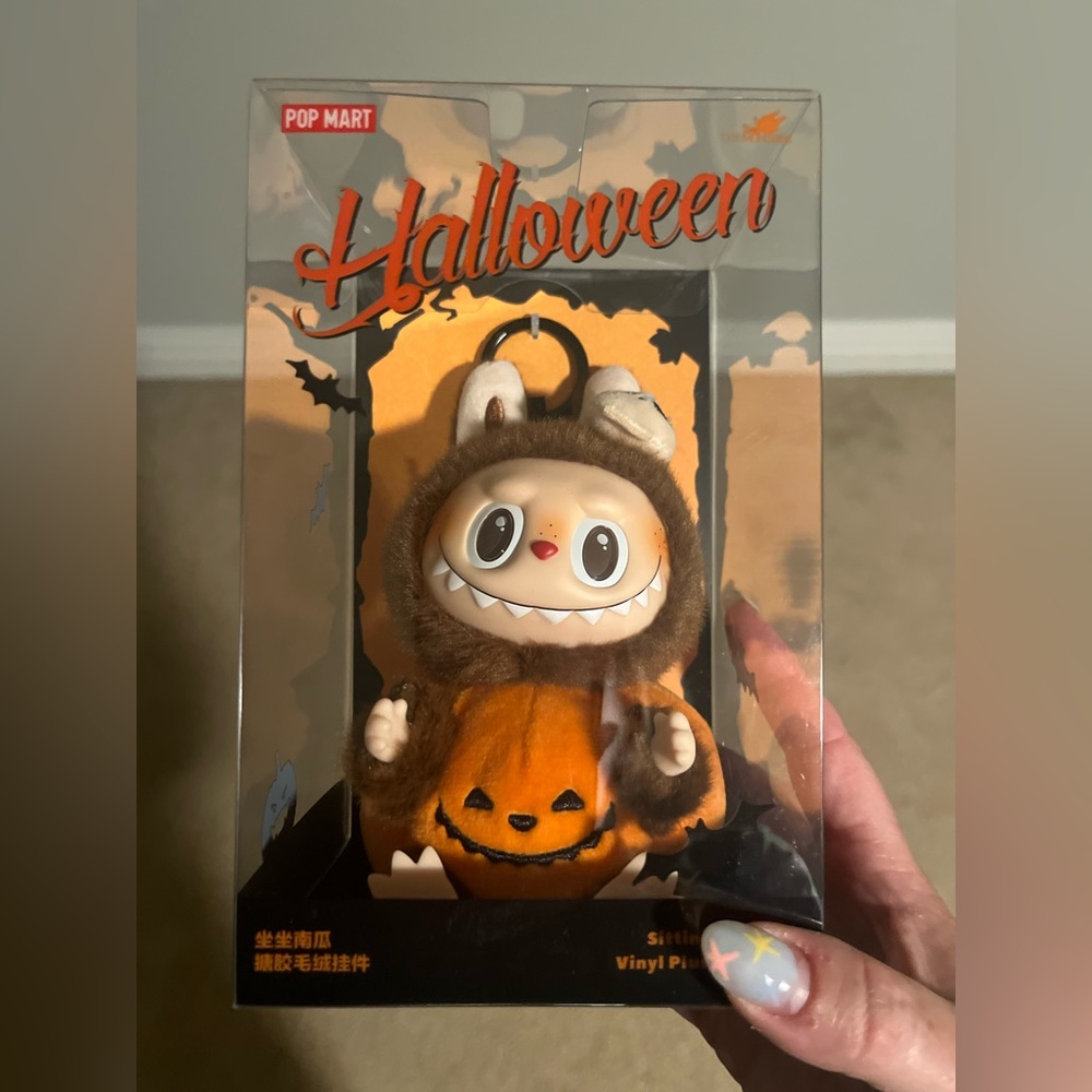 Halloween Pumpkin Labubu 100 % authentic